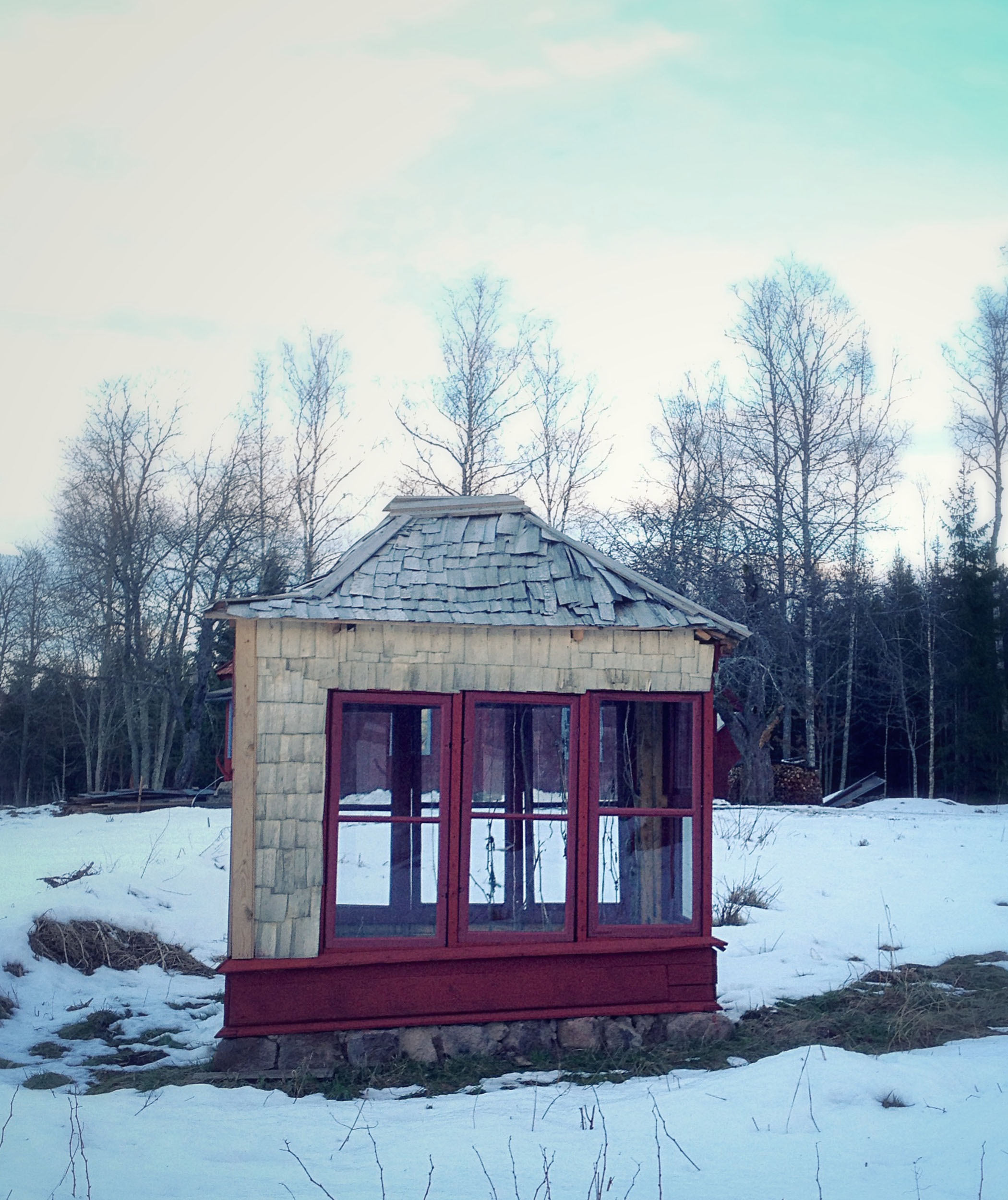 växthus, platsbyggt växthus, specialbyggt växthus, recycled greenhouse, DIY, hemmabyggt växthus, växthusarkitektur, shingle style, shingle house