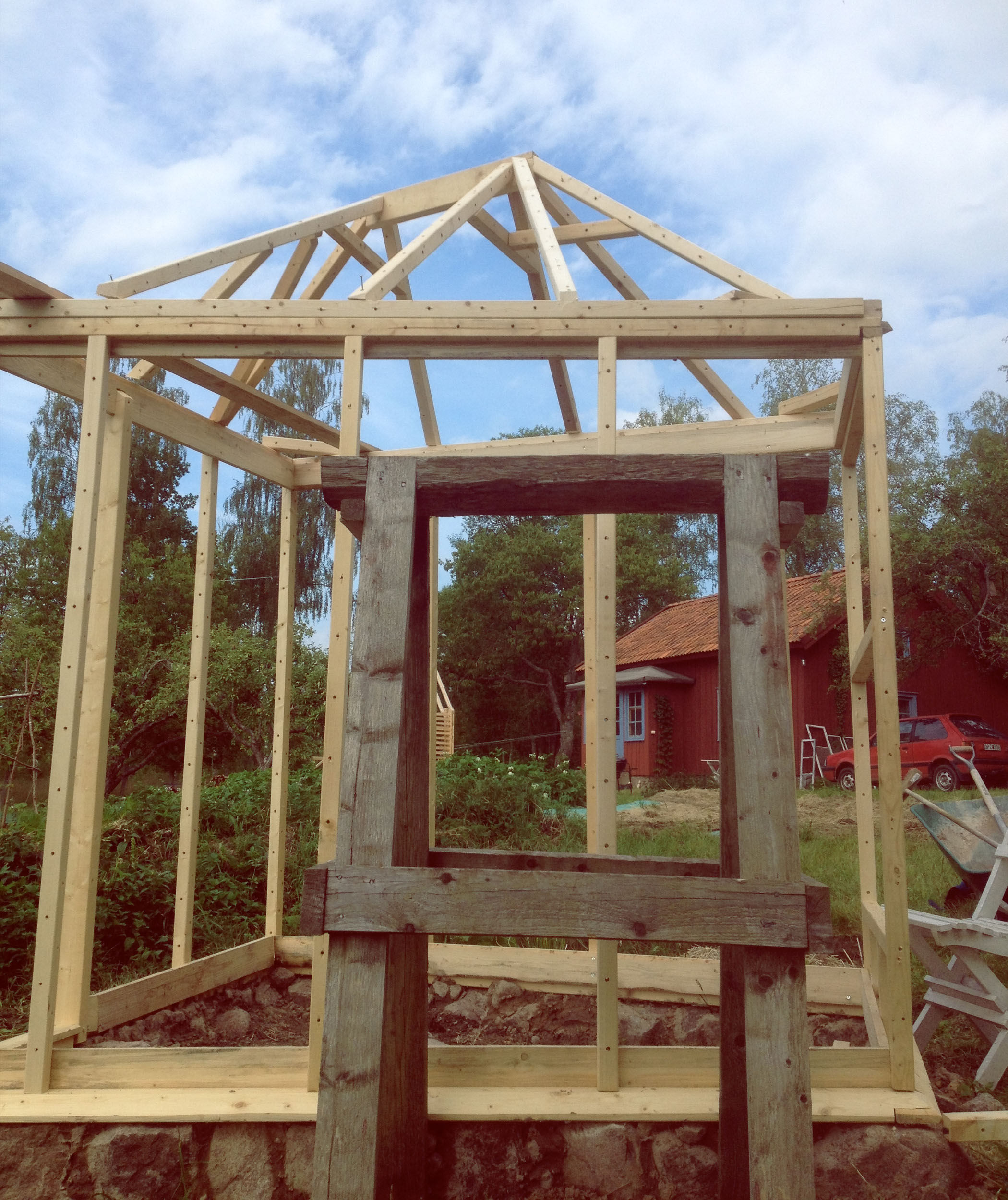 växthus, platsbyggt växthus, specialbyggt växthus, recycled greenhouse, DIY, hemmabyggt växthus, växthusarkitektur, shingle style, shingle house