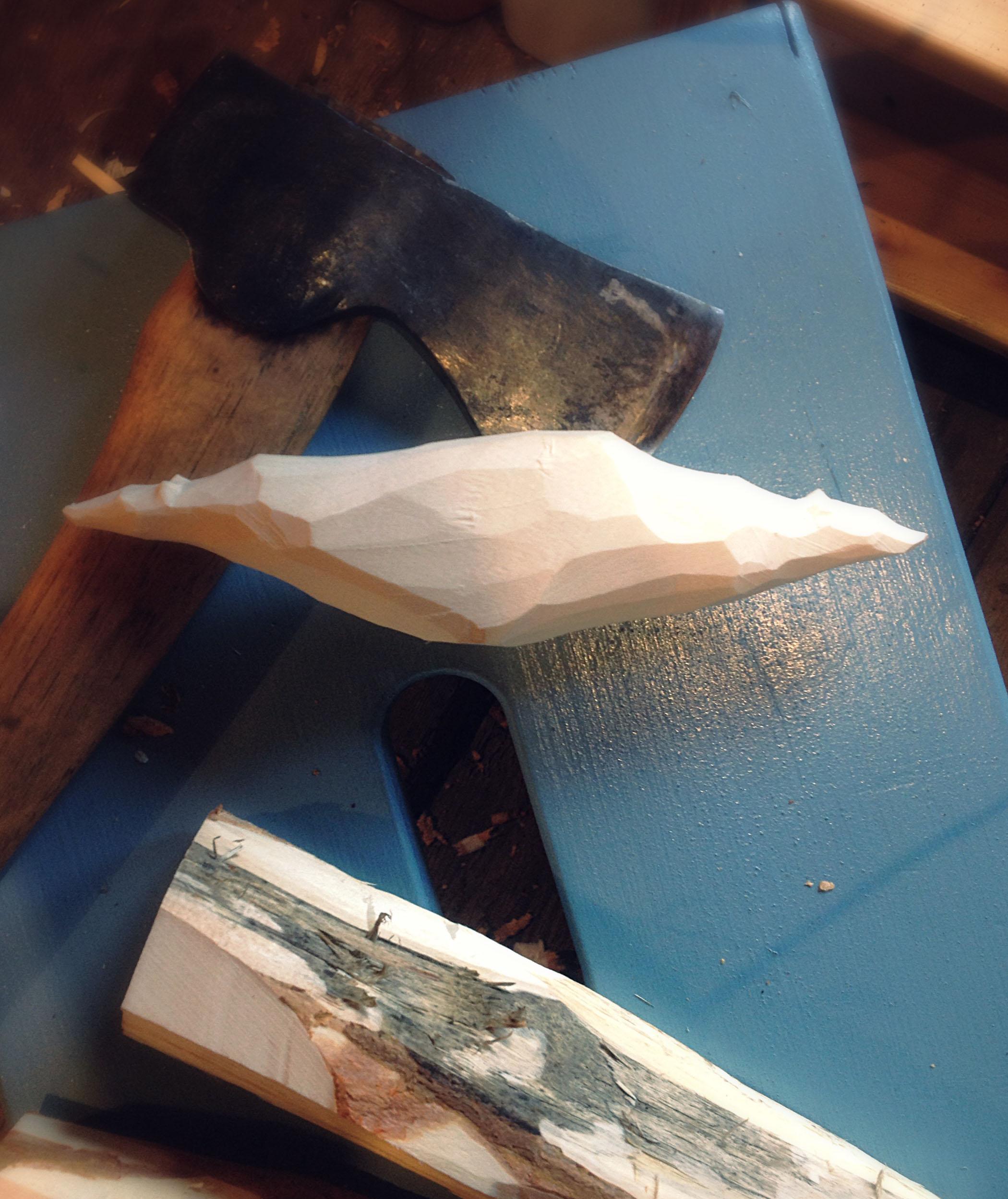 trädjur, träleksak, täljt djur, trägrävling, grävling i trä, handgjord grävling